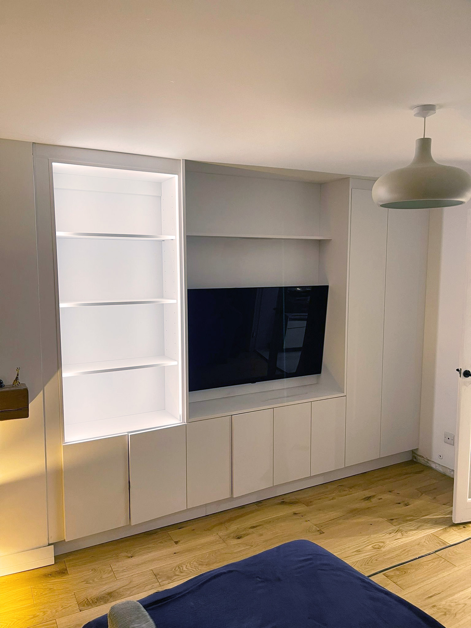 fitted media units
